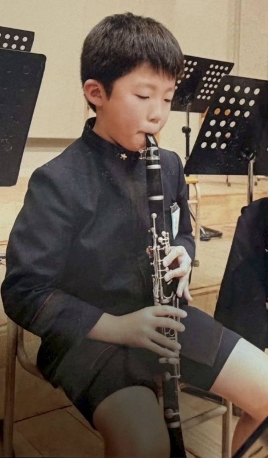 写真：小4の頃、楽器を始めたばかりの宮本さん